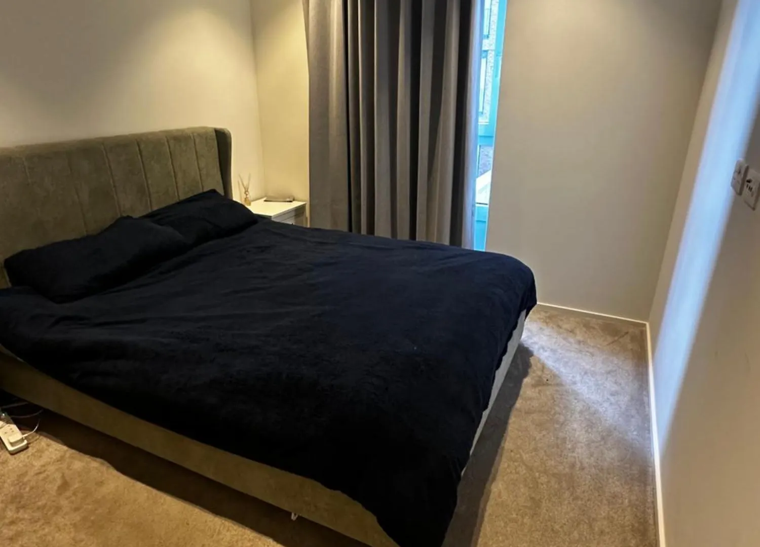 Beautiful One Bedroom Apartment contacts
